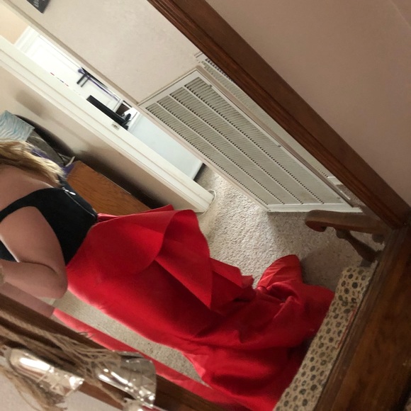 only worn once  prom dress in perfect condition! - Picture 2 of 2